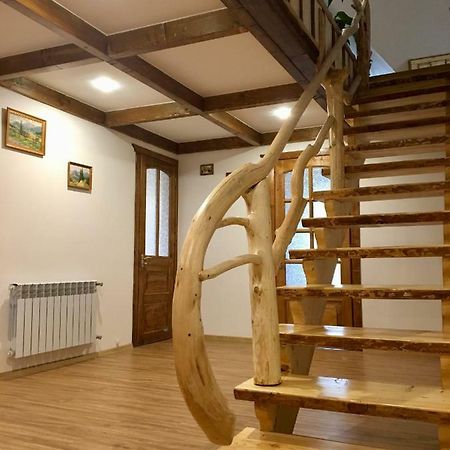 Сервус Guest Hotel Jaremtsje Buitenkant foto