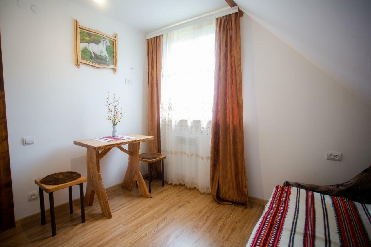 Сервус Guest Hotel Jaremtsje Buitenkant foto
