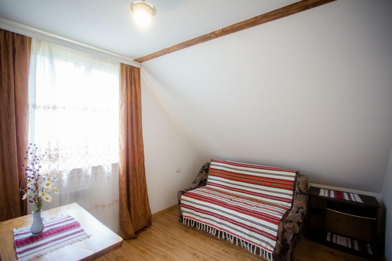 Сервус Guest Hotel Jaremtsje Buitenkant foto