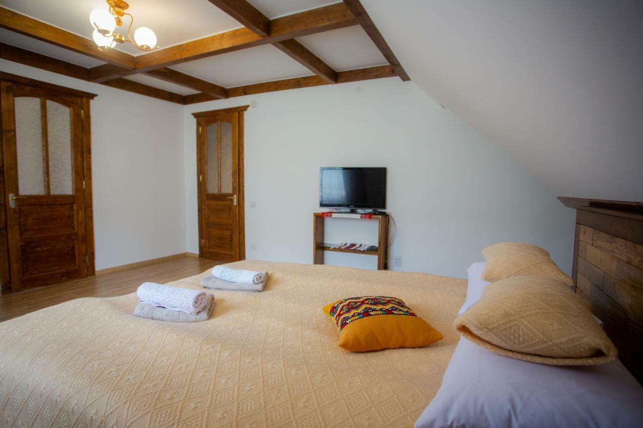 Сервус Guest Hotel Jaremtsje Buitenkant foto